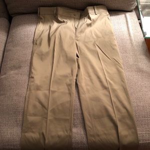 Like New Men’s Nike Khaki Dri-Fit Pants